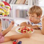 Cómo los centros escolares fomentan hábitos de vida saludable con frutas frescas