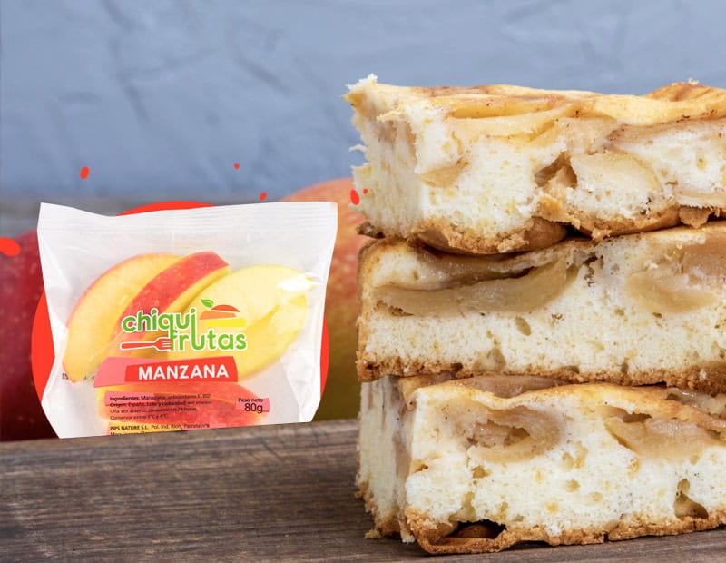 Bizcocho de manzana casero decorado con fruta natural de Chiquifrutas