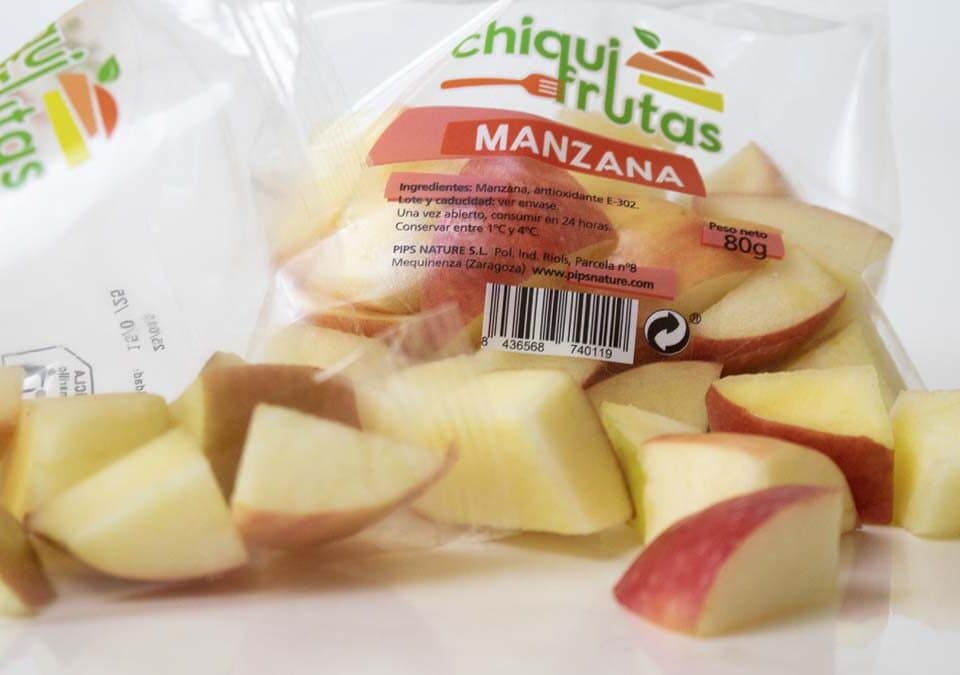 Variedades de fruta cortada ideal para vending: piña, uva y manzana en envases individuales